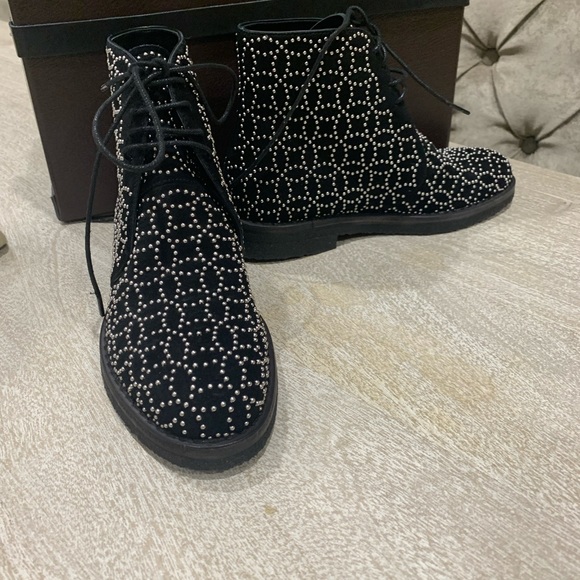 - Alaia studded laced up shoes - Picture 7 of 8